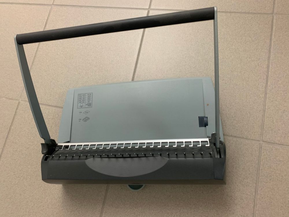 Relieuse PAVO Smartmaster 2 - Machine à Relier Plastique Avec Kit Démarrage 75 Pièces