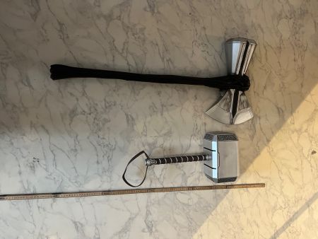 Thor Hammer und Stormbreaker 1:1 Film Replikate