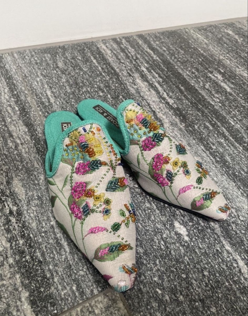 Scarpe da donna: Hand made Floral Mules - Size 37 - New Condition! – Nuovo (secondo la descrizione) da Sementina venduto da NinaDel 2