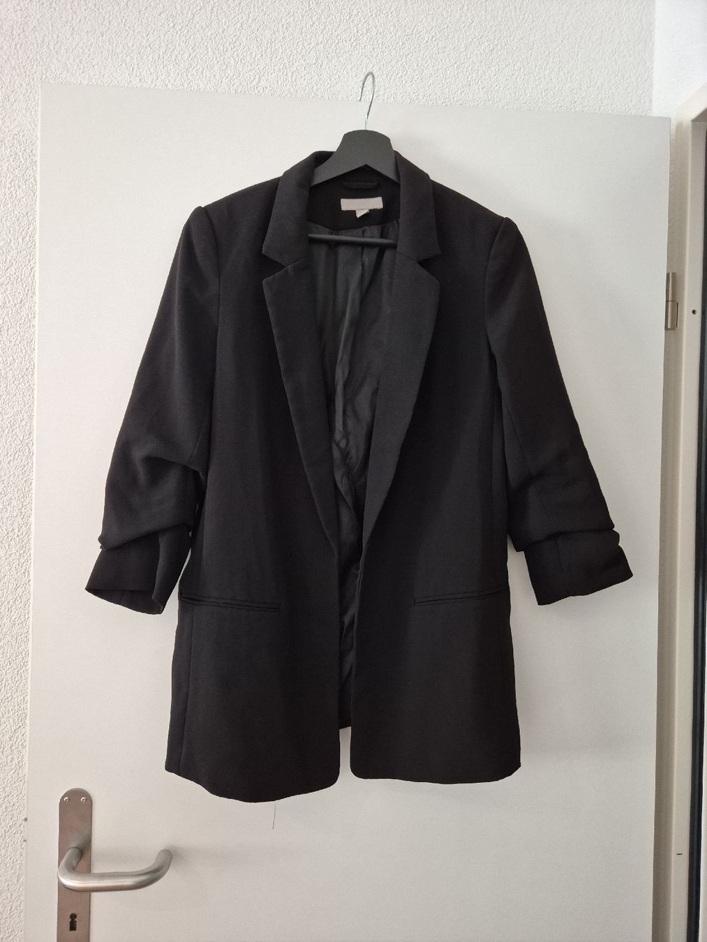 H&M Jacken: Schicker Damen-Blazer schwarz / Grösse S – Gebraucht aus Niederbipp von rainbow1003