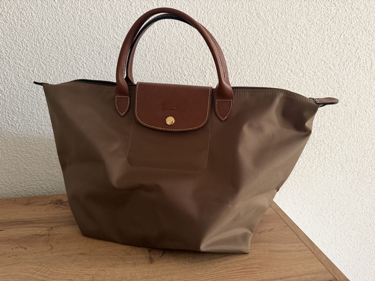 Longchamp Taschen für Damen: Longchamp Le Pliage M, olive – Neu (gemäss Beschreibung) aus Niederglatt ZH von lisaandrea.k