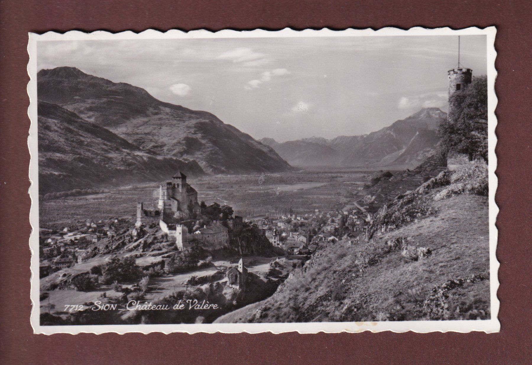 Cartes postales: SION - Château de Valère - 1950 – D'occasion à Pully par nicecards-shop