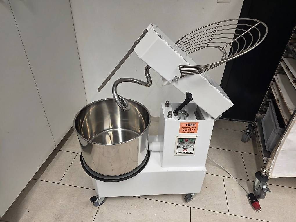 Elettrodomestici da cucina: Pétrin Mecnosud en excellent état – Usato da Jouxtens-Mézery venduto da jfo_5tk5 4