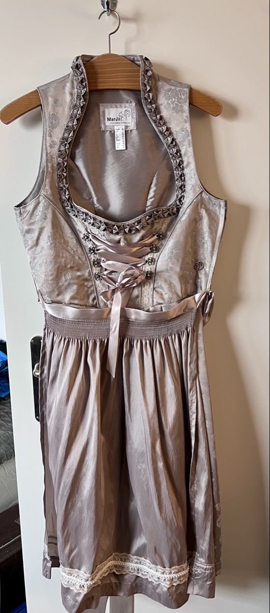 Vestiti: Dirndl Gr. 40 – Usato da Brütten venduto da arbaras
