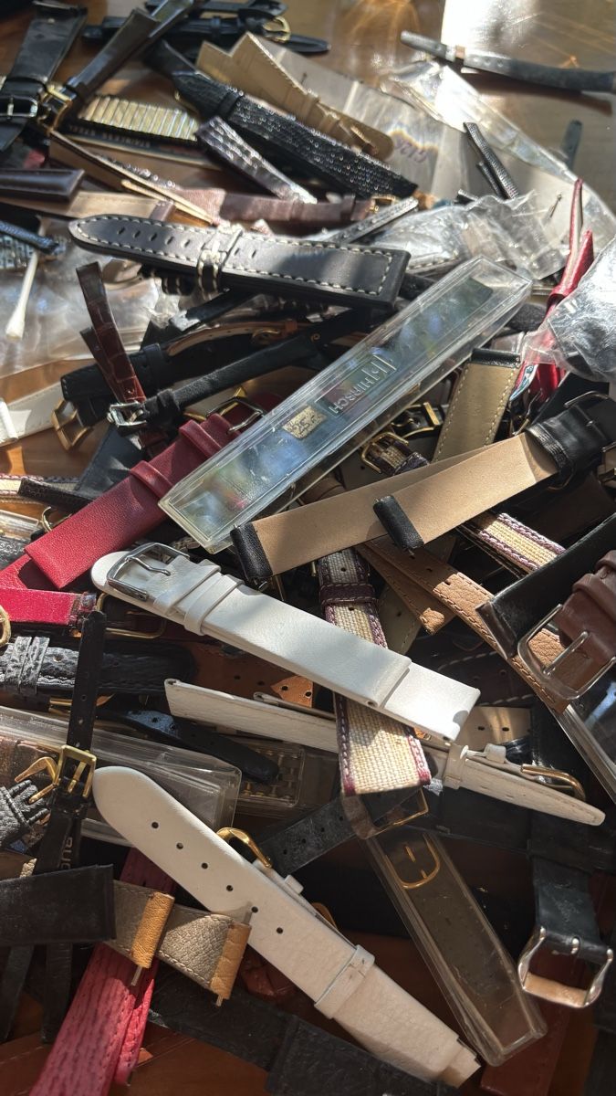 Orologi: Lot Uhrenbänder – Nuovo (secondo la descrizione) da Rüti b. Büren venduto da CenicAG 9