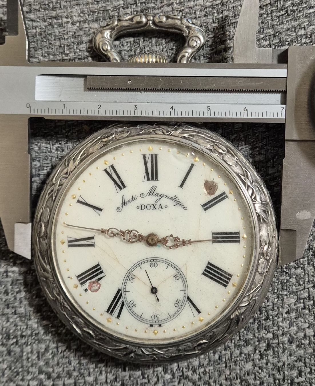 Doxa Orologi: Grande DOXA 70mm – Difettoso da Genève venduto da BKYB 2