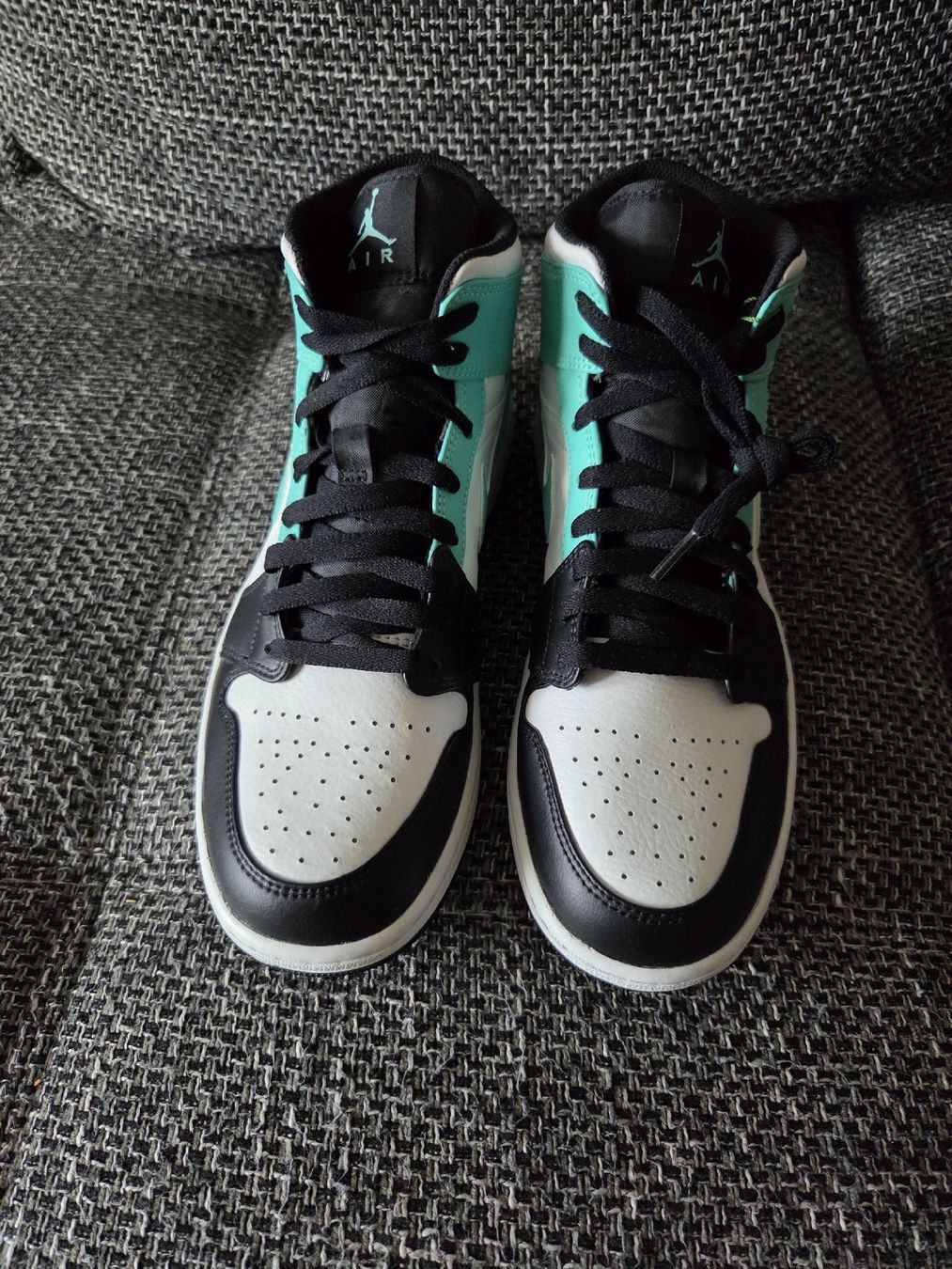 Jordan Scarpe da uomo: Air Jordan 1 Mid "Igloo" EUR 44 – Nuovo (secondo la descrizione) da Steffisburg venduto da mbedb12 1