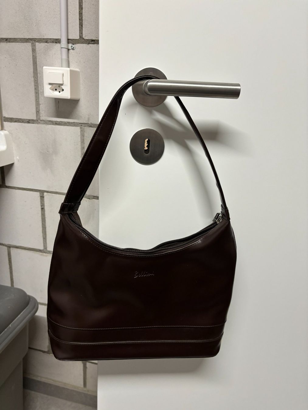 Borse da donna: Petit sac à main brun fermeture éclair – Usato da Salvenach venduto da gwenwywar 1