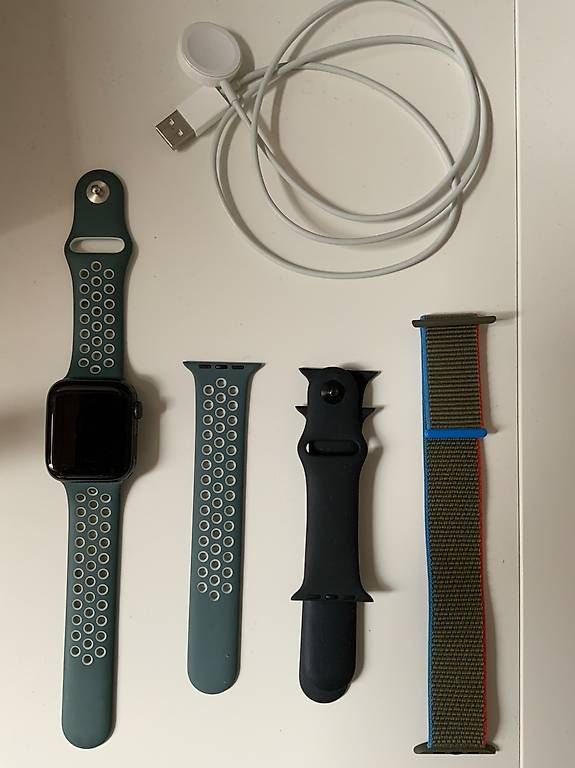 Smartwatch: Apple Watch série 6 44mm – Usato da Meinier venduto da guillaume.crt