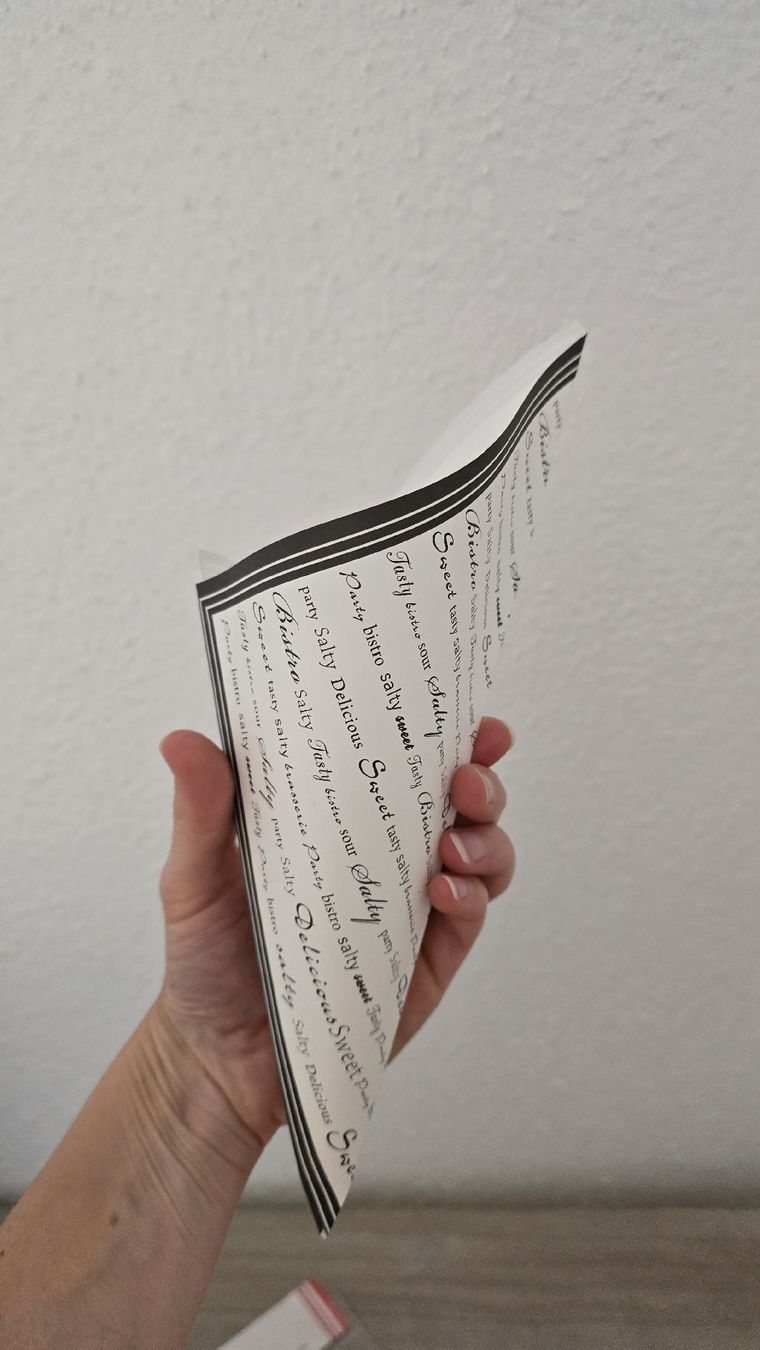 Cibi & Specialità: SPITZTÜTEN newspaper cones for serving pommes x36 – Nuovo e nell'imballaggio originale da Wislikofen venduto da Riko007 4