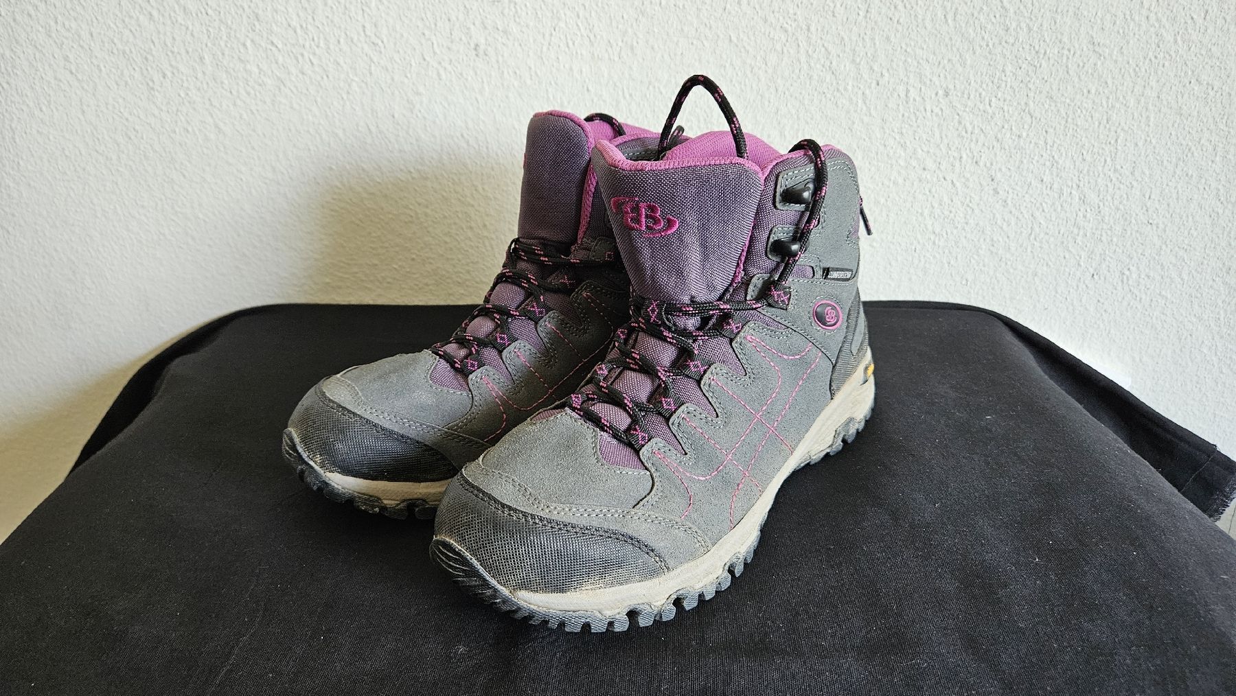 Scarpe da donna: Wanderschuhe Brüttig Grösse 40.5 Damen  – Usato da Ettingen venduto da samiba