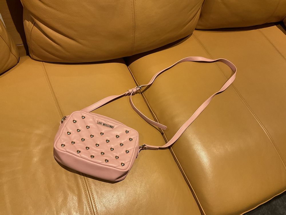 Moschino Taschen für Damen: Love Moschino Tasche, Rosa, Nieten, Herzchen 💕 – Gebraucht aus Bubikon von piznuna