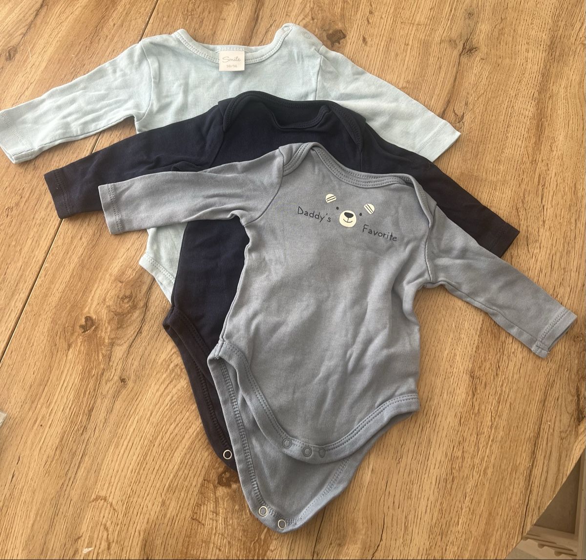 Lotti & Set di vestiti: Body 3er Set Gr. 50/56 – Usato da Kloten venduto da tyrael93