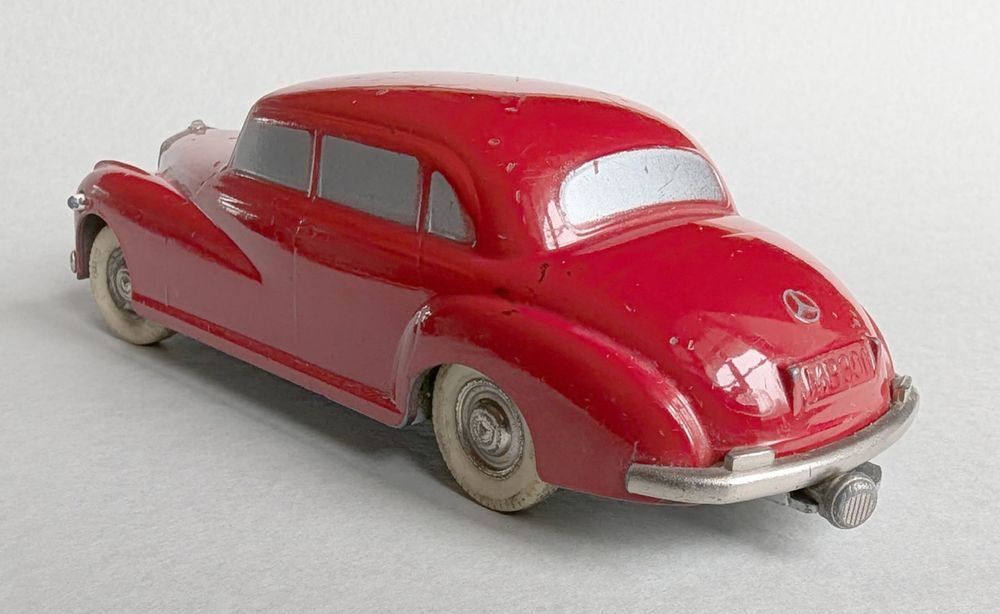 Miniature Prämeta - Mercedes 300 Avec Policier - Voiture Ancienne En Tôle - Sans Boîte