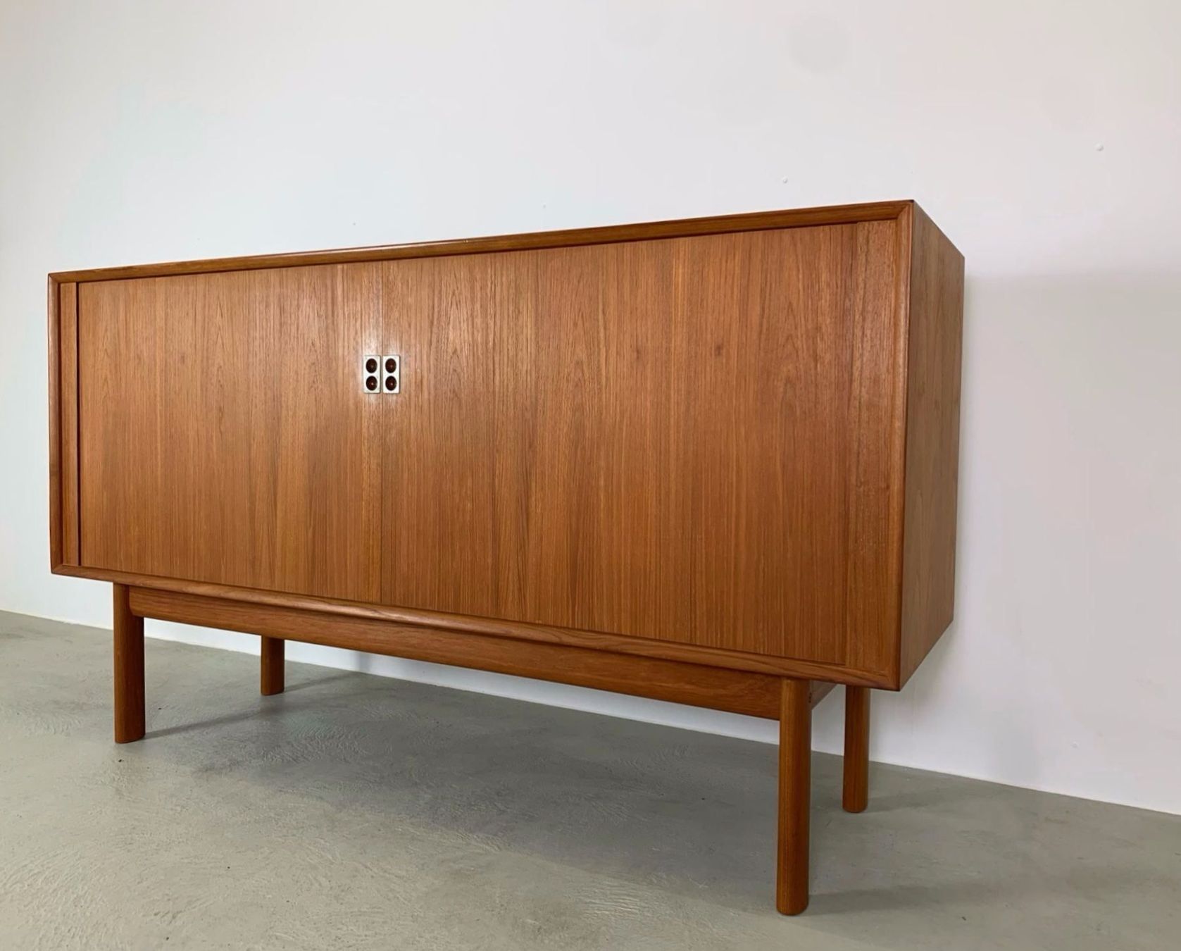 Cassettiere: MidCentury Teak Sideboard Arne Vodder – Usato da Basel venduto da MidMod20C 4