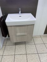 Waschtisch mit Möbel