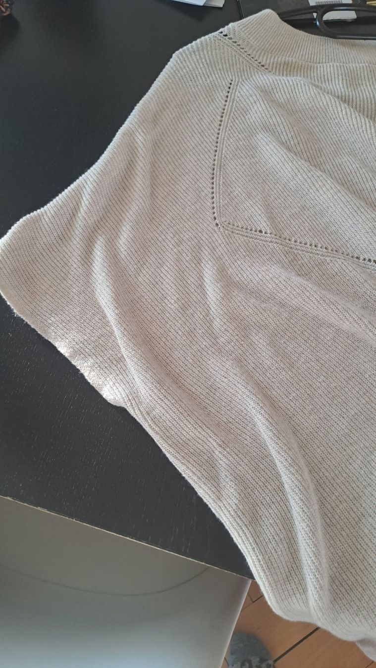Esprit Maglioni & Felpe: Pull style poncho ESPRIT beige M – Nuovo (secondo la descrizione) da Delémont venduto da nan_8by9 4