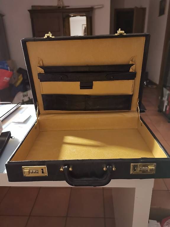 Valises de voyage: Valigia 24 ore – D'occasion à Balerna par fri_9sqh 2