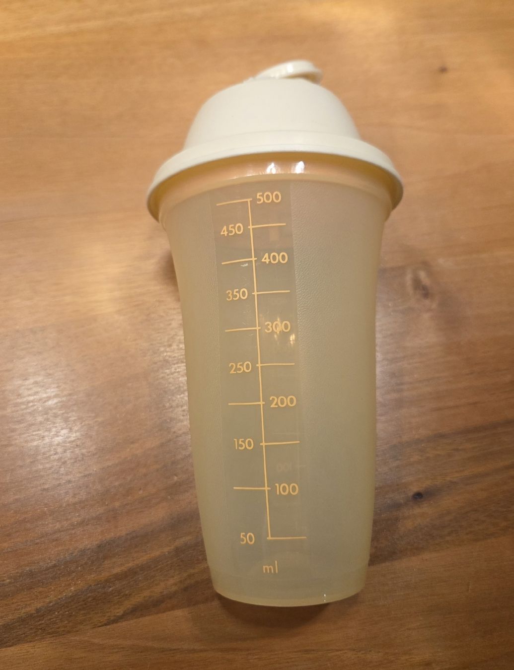 Tupperware Behälter & Ähnliches: Tupperware Shaker 500 ml mit Einsatz – Gebraucht aus Stans von HoMiMa