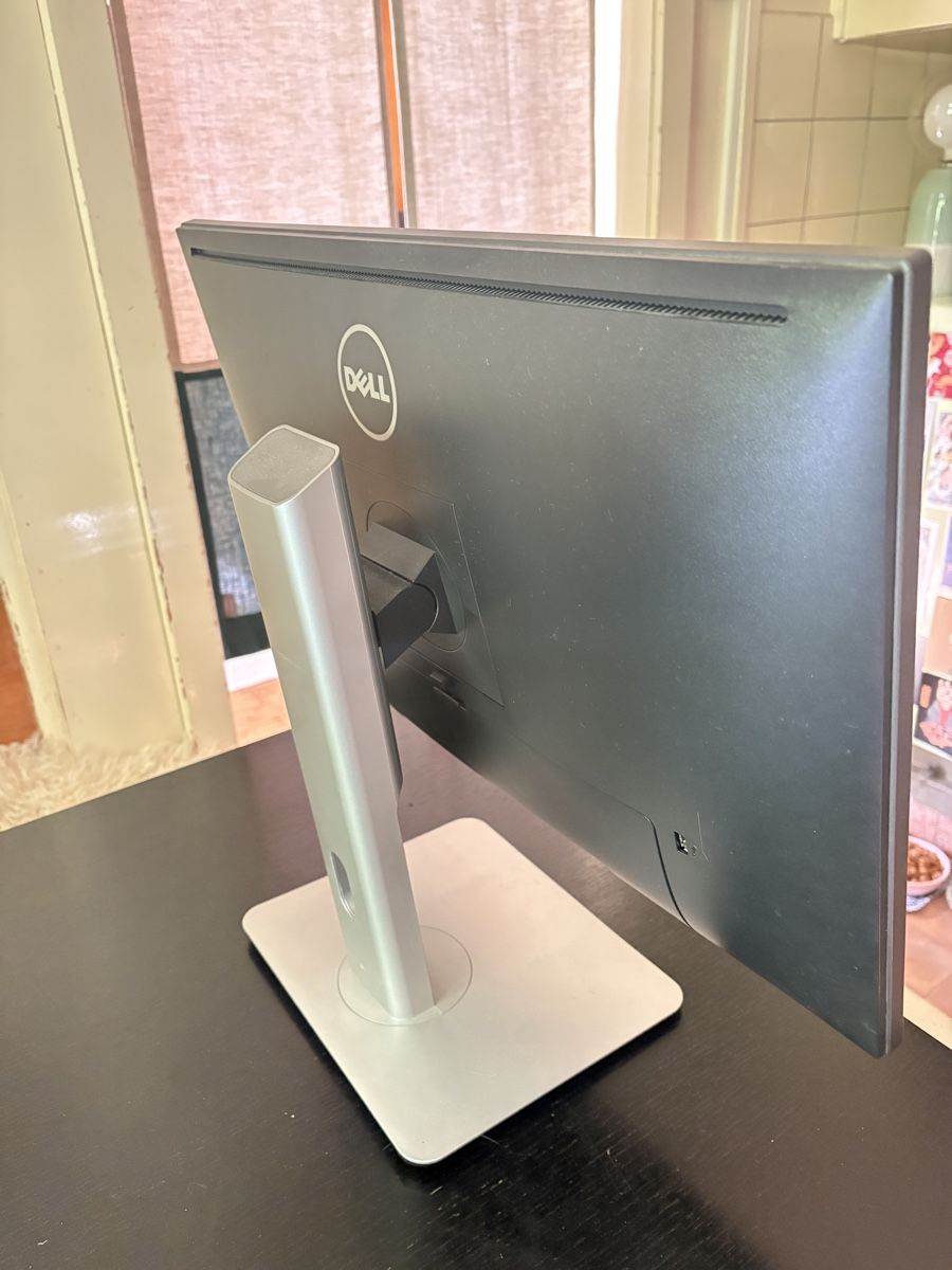 Ecrans: Dell UltraSharp U2415 – D'occasion à Herrenschwanden par otirom 2