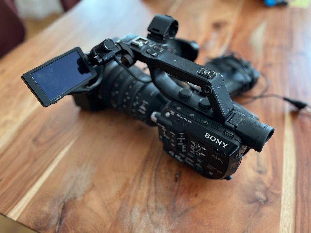 Sony FS5 inkl. 2 Objektive - perfekt für Reportagen! | Kaufen auf Ricardo
