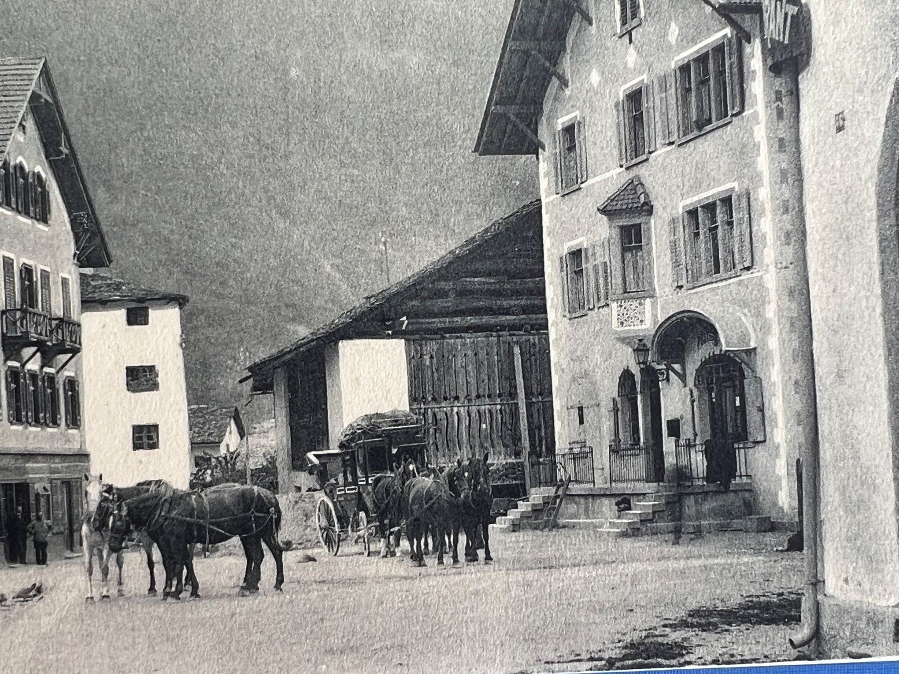 Cartoline postali: antike Ansichtskarte Andeer Postplatz – Usato da Unterengstringen venduto da Gustav03 2