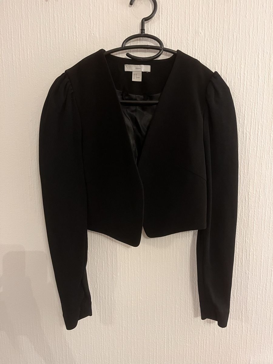 H&M Jacken: Giacca corta nera H&M taglia 36 – Gebraucht aus Lausanne von giu_f5br