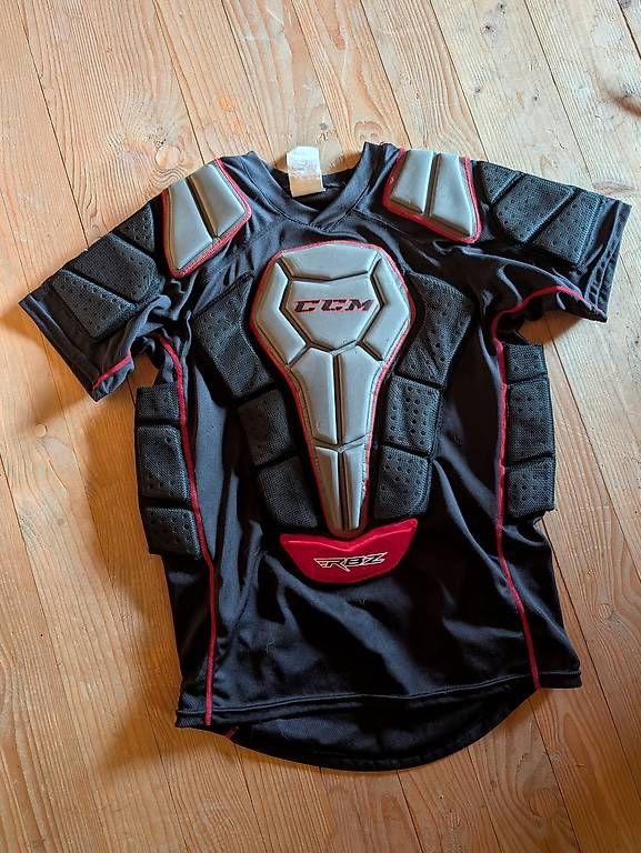 Schutz & Schoner: Inlinehockey Schutz Shirt – Neu und originalverpackt aus Windlach von Tangler89