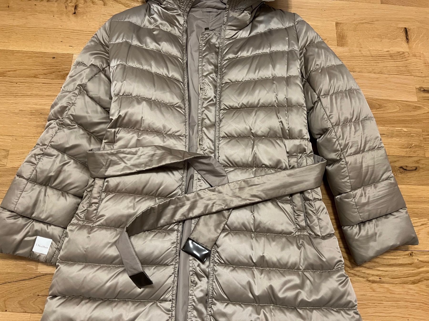 Max Mara Cappotti: MAX MARA Cube Coat Mantel Down Jacket – Nuovo (secondo la descrizione) da Ebmatingen venduto da dartim 2