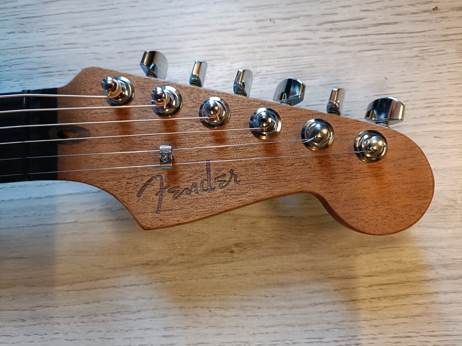 Fender Instruments de musique: Fender American Acoustasonic Stratocaster – D'occasion à Chur par Mur0 4