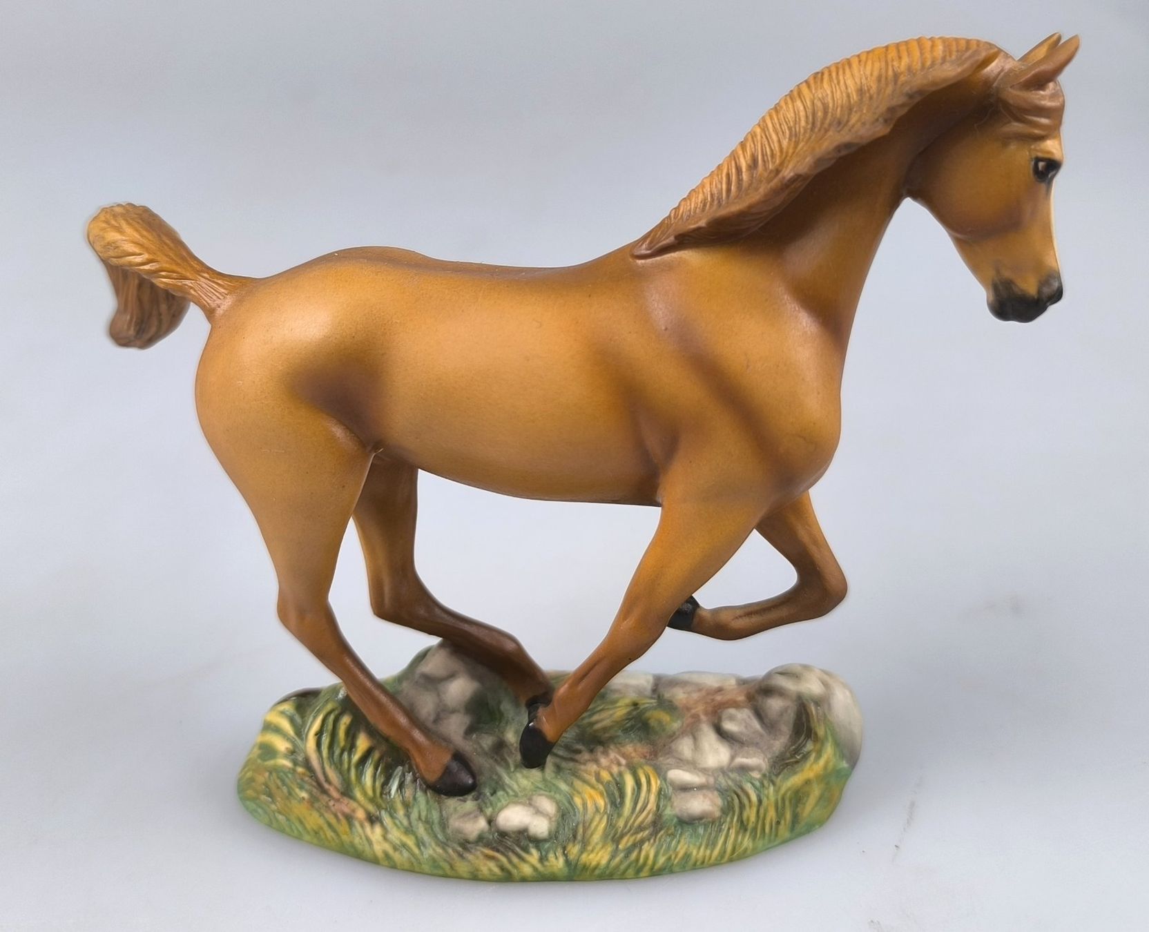 Franklin Mint Statuette: Franklin Mint Prozellanfigur Pferd – Usato da Rüti ZH venduto da Restwert_Rueti_ZH
