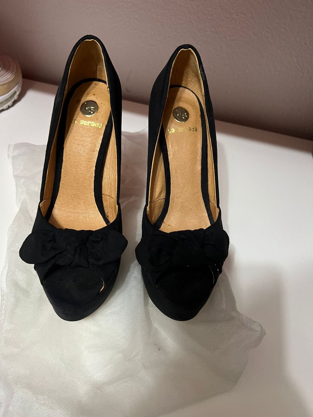 Damenschuhe: Elegante Damen Pumps – Gebraucht aus Lupfig von Pluribus