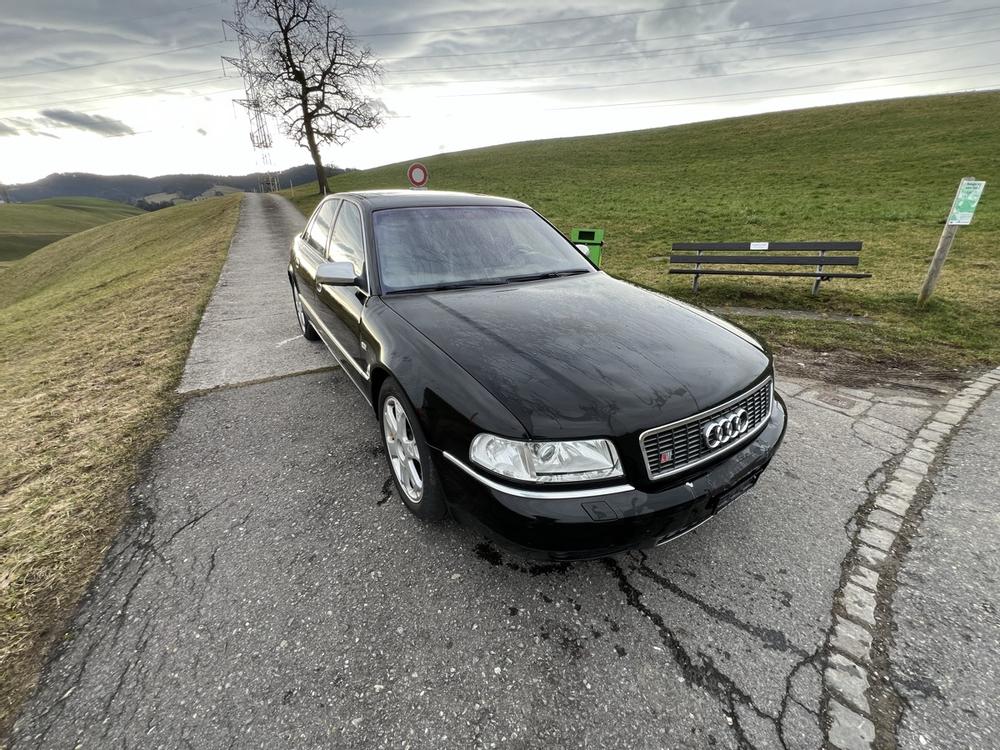 Audi S8 4.2