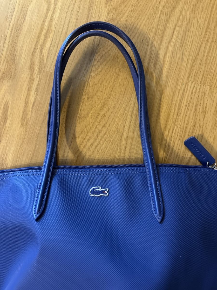 Lacoste Taschen für Damen: Lacoste Tasche hellblau klein – Gebraucht aus Rünenberg von ZwergLi100 2