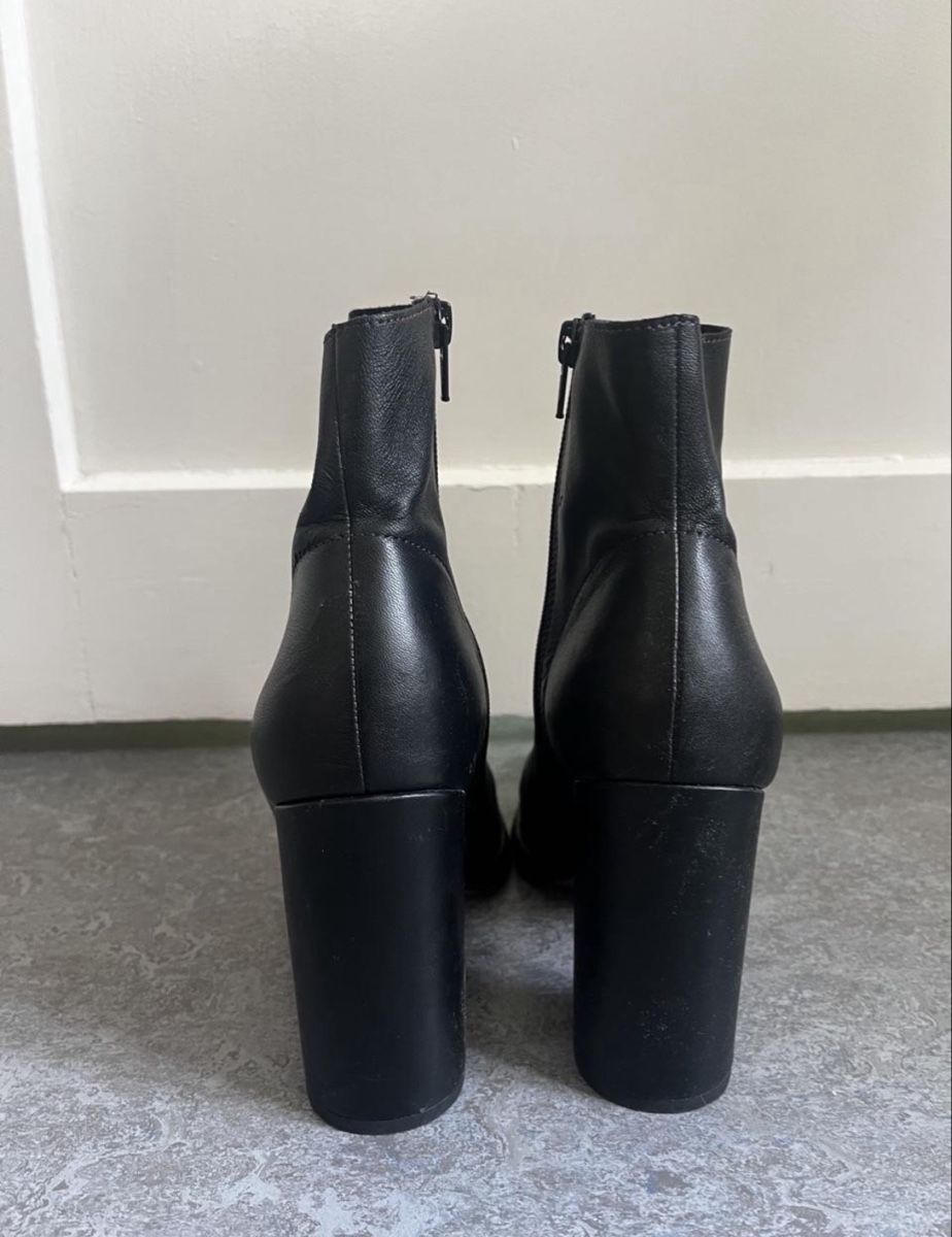 Scarpe da donna: Schwarze Leder Schuhe – Nuovo (secondo la descrizione) da Luzern venduto da ele_6wlj 4