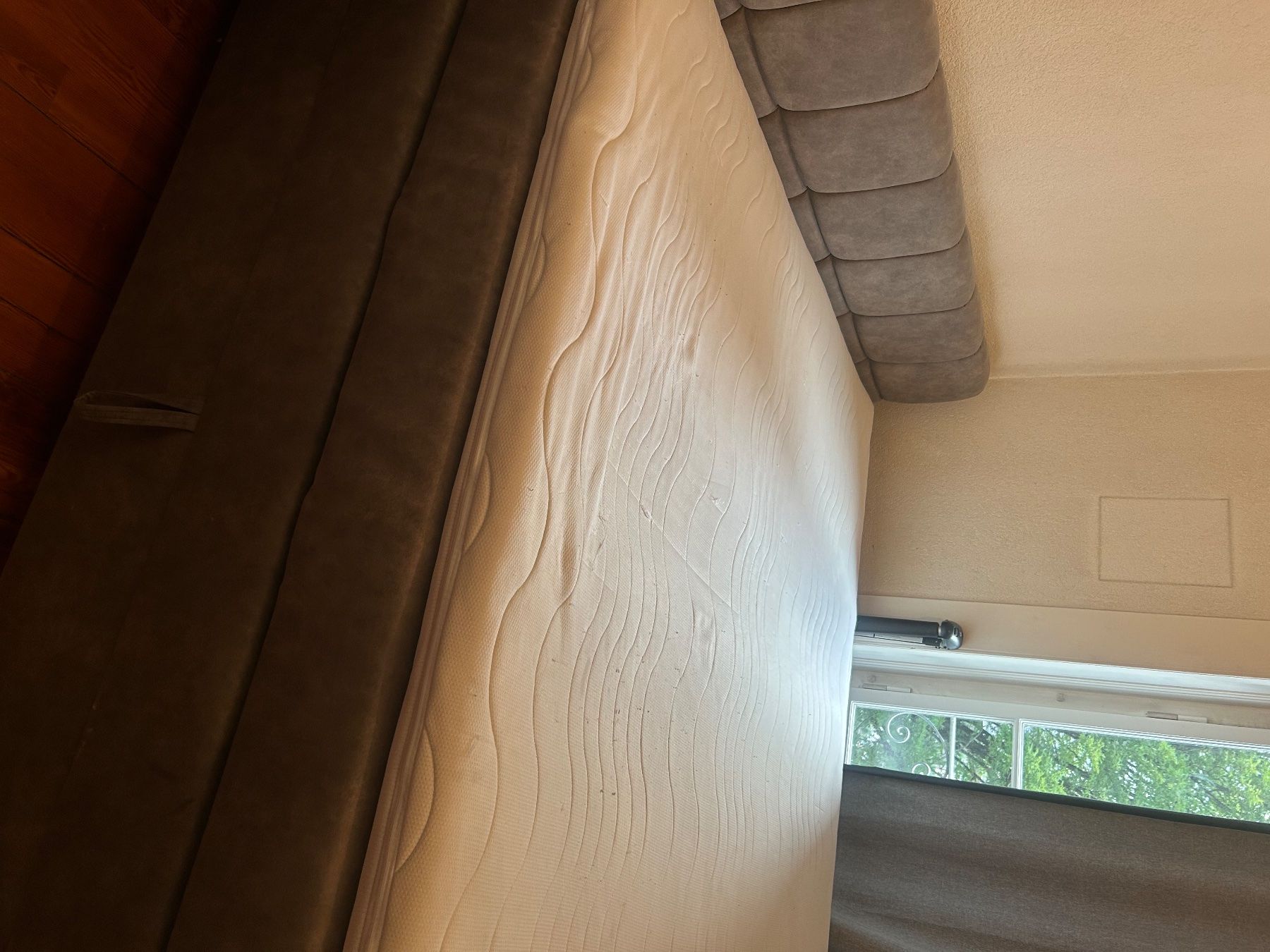 Letti: Lit box spring 180 x 200 – Usato da Genève venduto da dih_6sw8 2