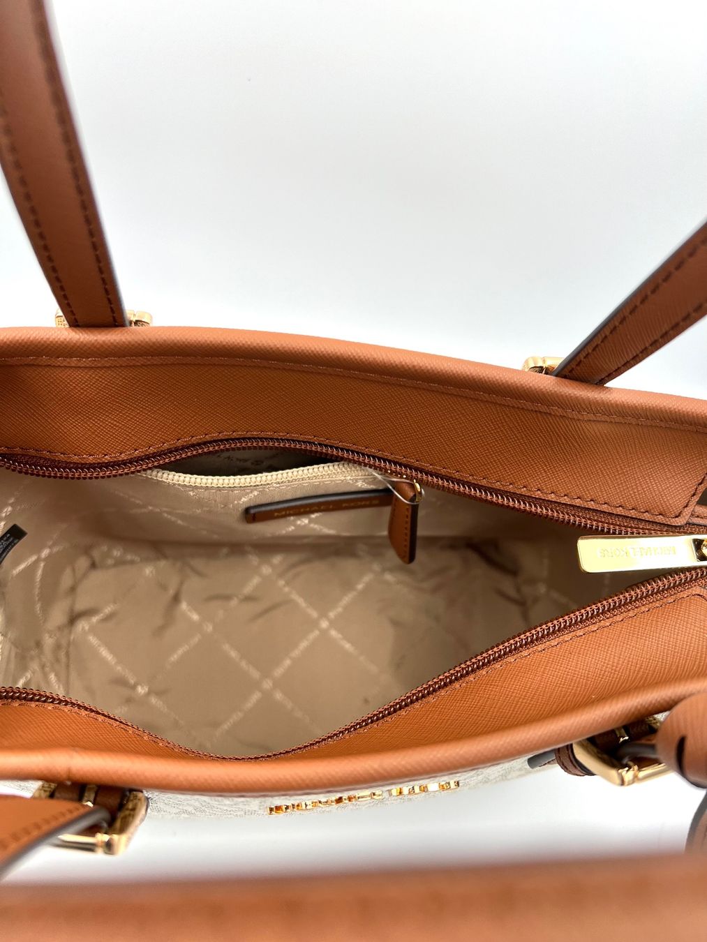 Michael Kors Borse da donna: Michael Kors Tasche vanilla – Nuovo e nell'imballaggio originale da Wiedlisbach venduto da Sistershop 4