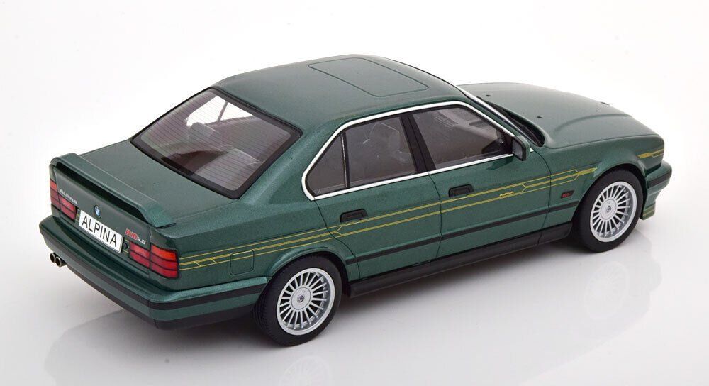 BMW Alpina B10 (E34) 4,6L Touring de 1991 grise 1/18ème MCG - Collection