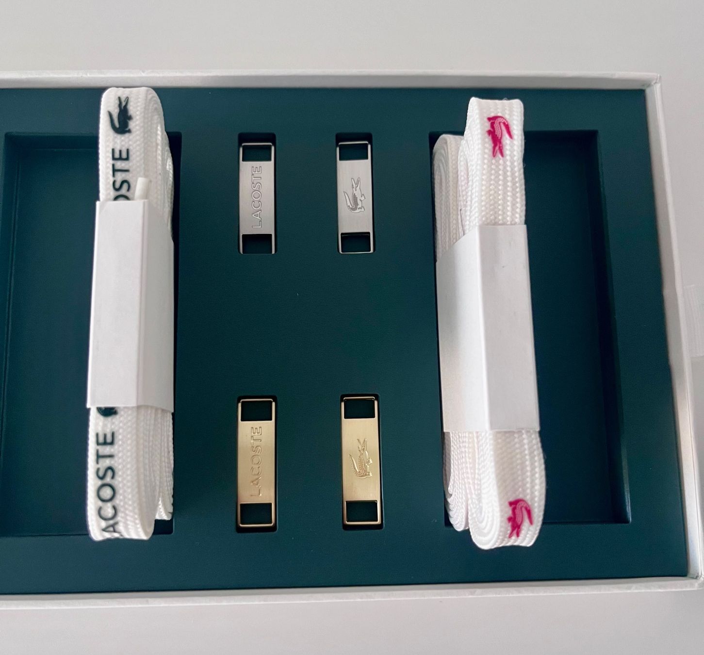 Lacoste Scarpe da uomo: Lacoste Schnürsenkel Set Neu! – Nuovo e nell'imballaggio originale da Belp venduto da Solyluna