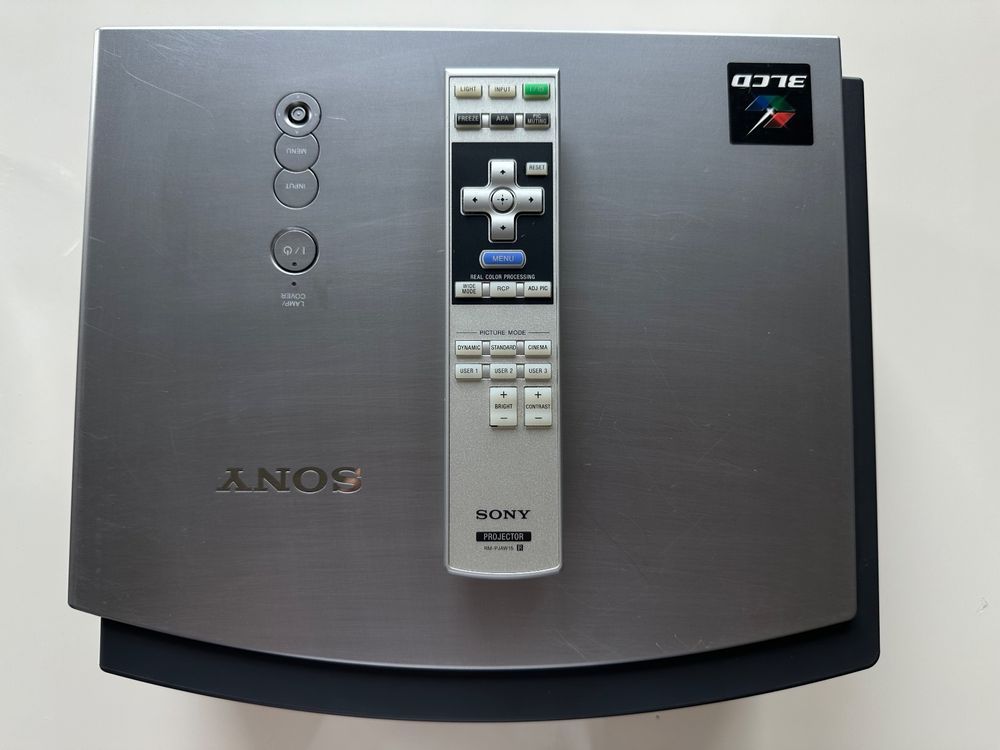 Sony BRAVIA VPLAW15 Projector Kaufen auf Ricardo