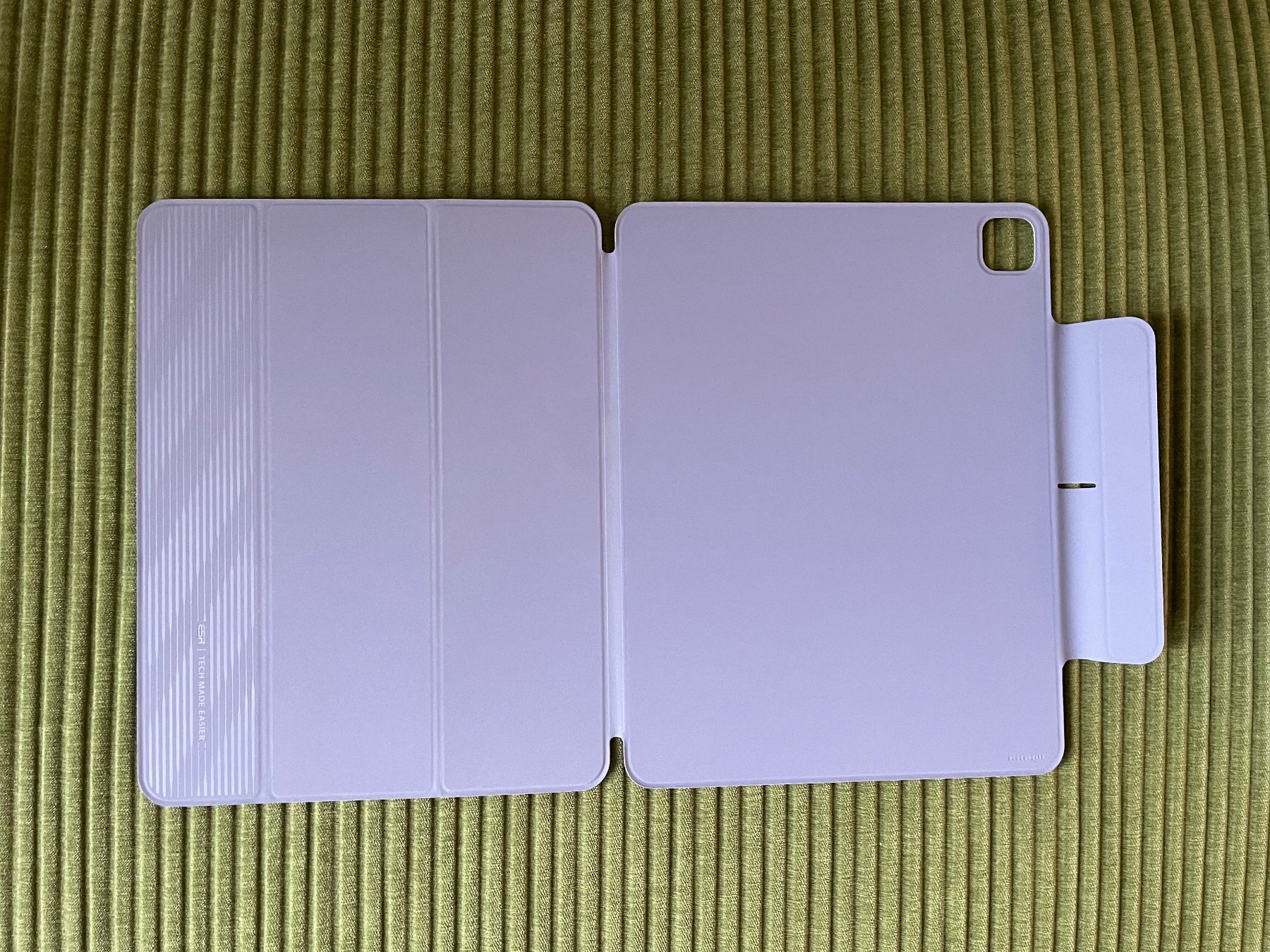 Covers & Borse: ESR Magnetic Case Lavendel iPad Air 13" oder iPad Pro 12.9" – Usato da Zürich venduto da flu_7w6c 1