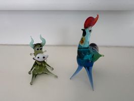 Figurines en verre soufflé: taureau et coq, artisanat.