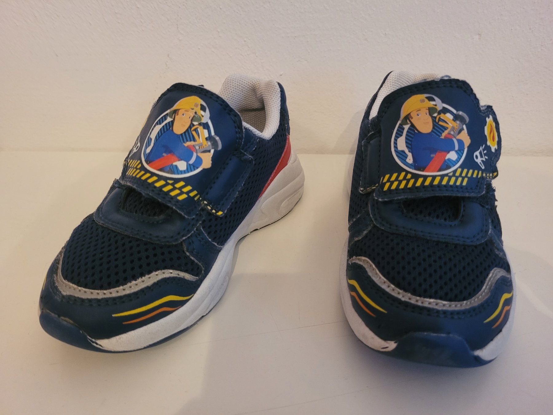 Scarpe da uomo: S 2: Schuhe Feuerwehrmann Sam, Grösse 25 – Usato da Bremgarten b. Bern venduto da Marge7979 1