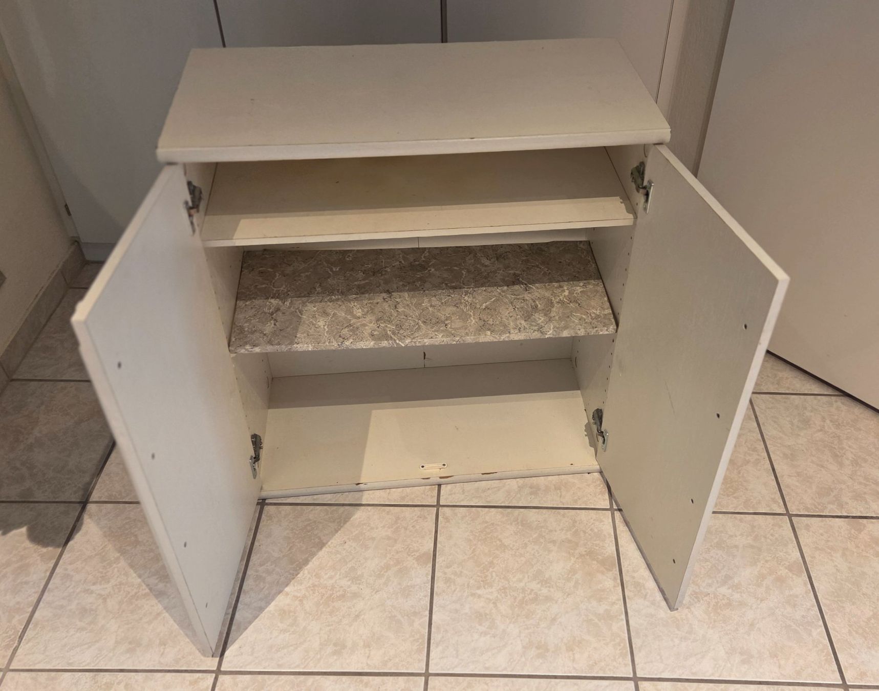 Cassettiere: Weisses Schränkli  Kommode, Schuhschrank – Usato da Regensdorf venduto da Beeker 2
