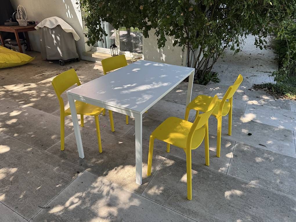 Tische: Table bois et métal – Gebraucht aus Gingins von Miouly 1