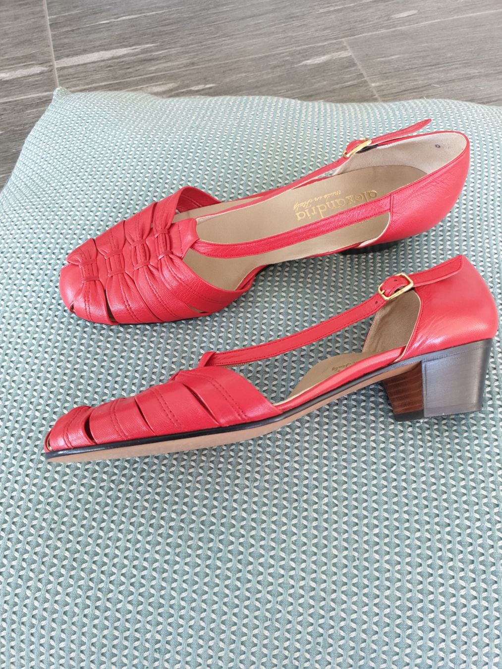 Chaussures femmes: rote offene Pumps aus Leder – Neuf (Voir description) à Schmerikon par Oxbow 1