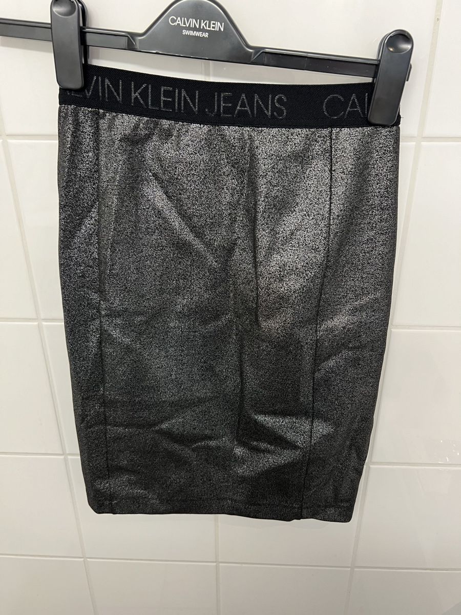 Calvin Klein Gonne: Jupe anthrazitfarben Calvin Klein Jeans – Nuovo (secondo la descrizione) da Jona venduto da n.ferrari
