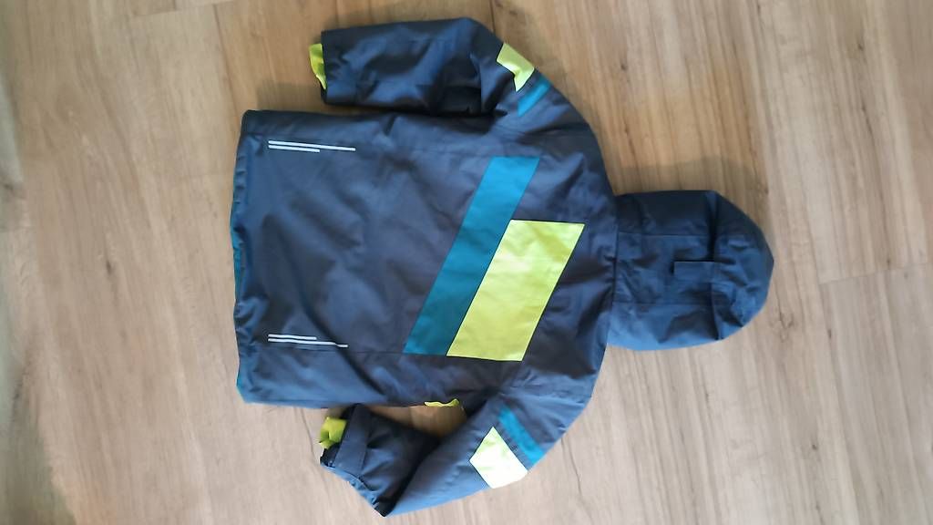 Jacken & Mäntel: Winterjacke 128 – Gebraucht aus Buttisholz von Baendlifahrer 1