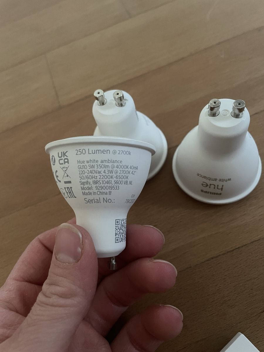Philips Lampade: 3Stk. Philips Hue White Ambiance GU10 – Usato da Grüningen venduto da SeeliZh 1