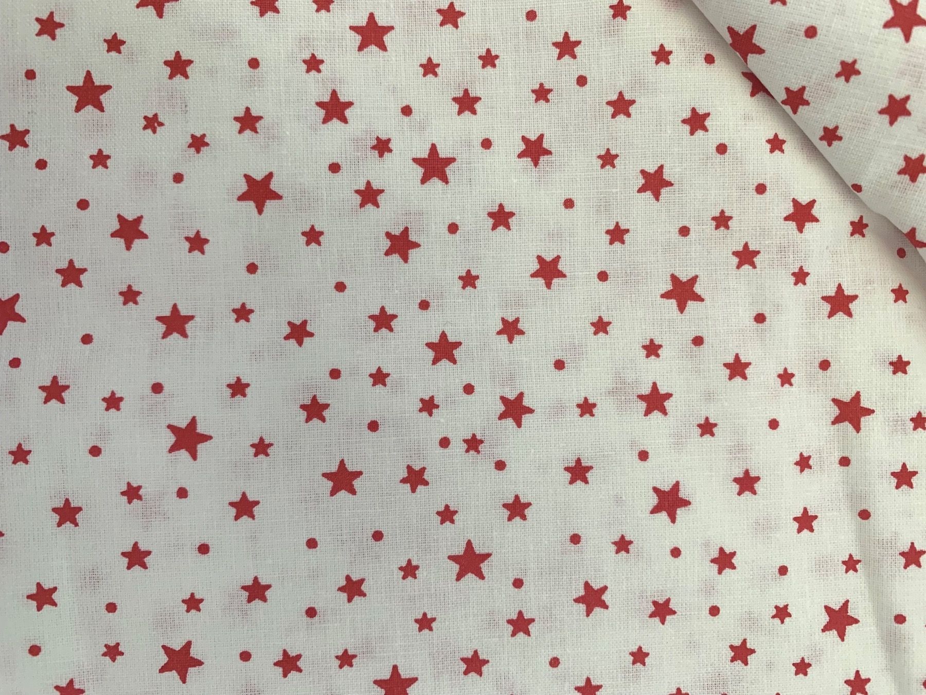 Stoffe: 50cm Stoff mit Sternen weiss/rot, Baumwolle Popeline – Neu und originalverpackt aus Goldach von byBigo 1